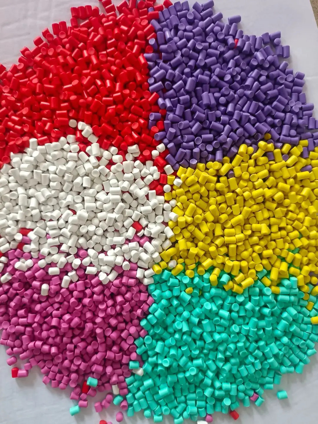 Het verschil tussen PE-, PVC-, XLPE- en EPR-materialen